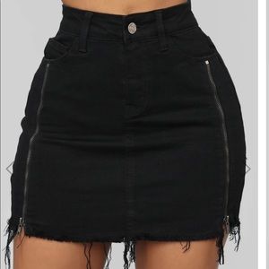 Nadia demon zipper skirt- black large